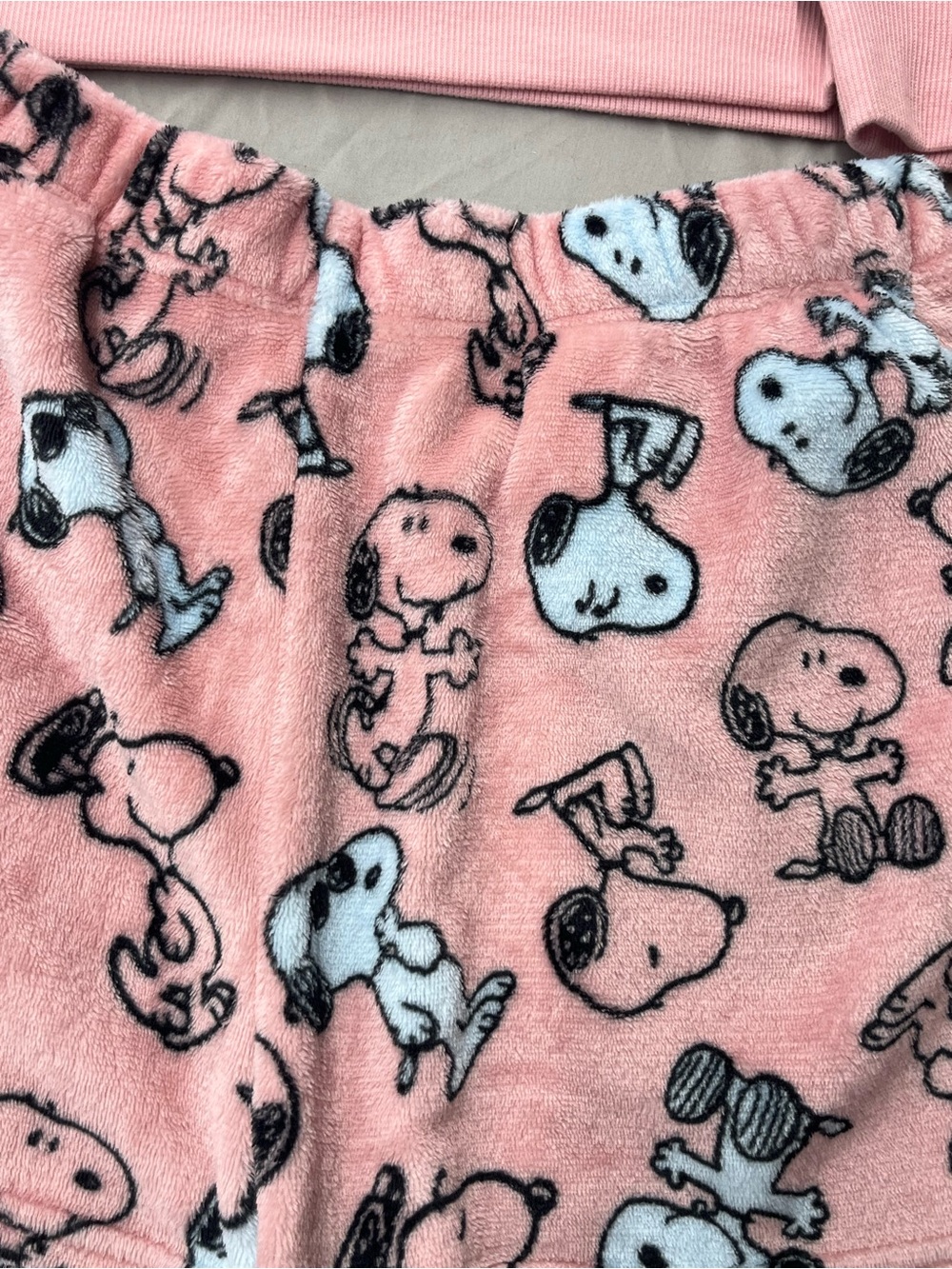Peanuts Pink Fleece Snoopy Two-Piece Pajama Set with Light Blue Accents Size M - Picture 2 of 4